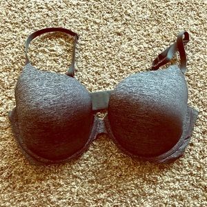 36D Victoria's Secret bra, excellent condition